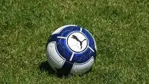 “2025年11月21日全球外汇市场动态：欧央行美联决议分歧，美元走坚黄金受压”